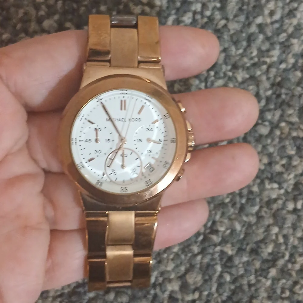 Michael Kors MK 5223 Rose gold Runway chronograph ladies watch
